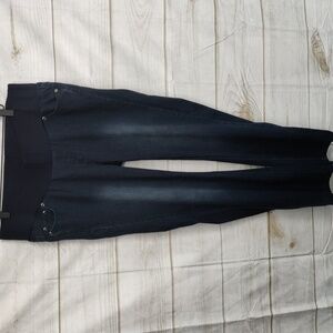 RUMOR Has it Maternity Jeans, Size Large
